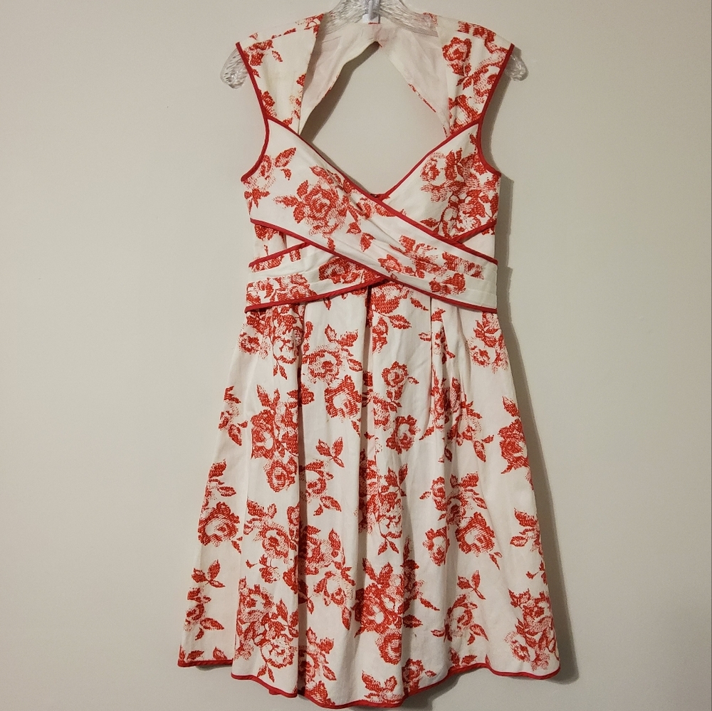 jessica Simpson Sleeveless White/Pink Floral Fit & Flare Heart Neckline Size 8